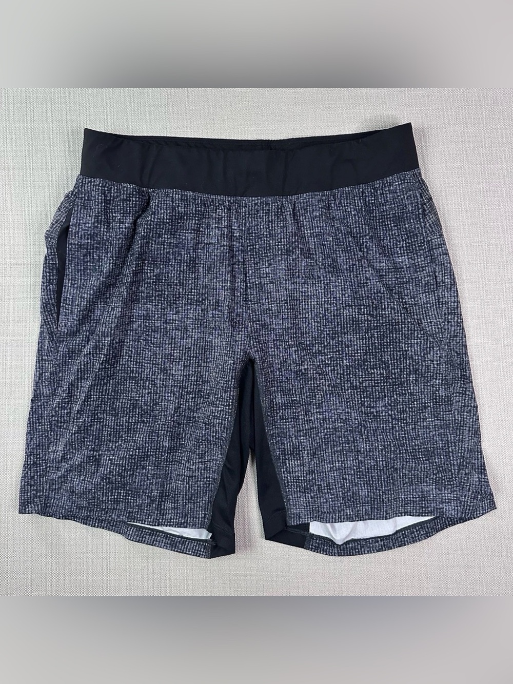 Lululemon mens t.h.e linerless shorts XL